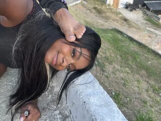 RIODEDOIDEIRAEDAIANE live webcam thumbnail