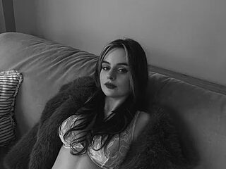 rina_kitty3 live webcam thumbnail