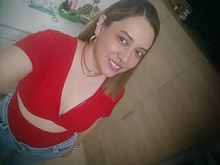 risitos23 live webcam thumbnail