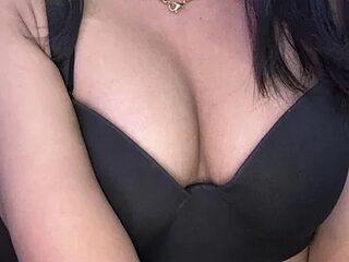 risu_00 live webcam thumbnail