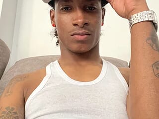 Robercito420 live webcam thumbnail