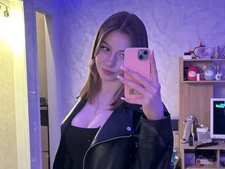 Rosalielue live webcam thumbnail