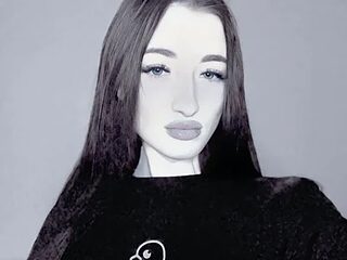 RosamondRuhn live webcam thumbnail
