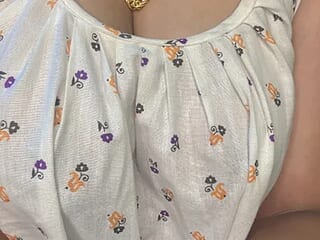 Roshini_06 live webcam thumbnail