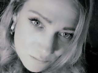 RoxyBlume live webcam thumbnail