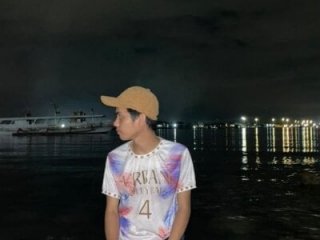RoyalBlooded_Guy69x live webcam thumbnail