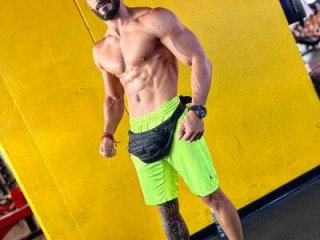 romeolovedark live webcam thumbnail