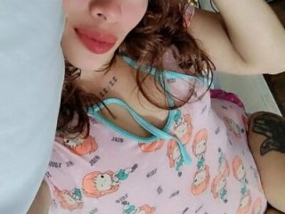 roxyrougee live webcam thumbnail