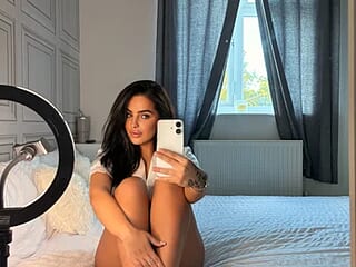 rubylouisess_ live webcam thumbnail