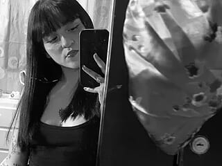 ruemi_rose live webcam thumbnail