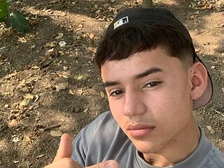 Ryan_grayx live webcam thumbnail