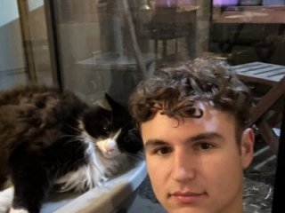 ryan_28747 live webcam thumbnail