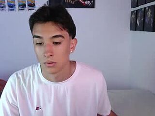 ryan_valentine17 live webcam thumbnail