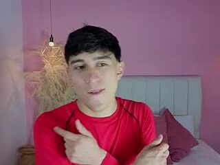 ryan_valentino live webcam thumbnail