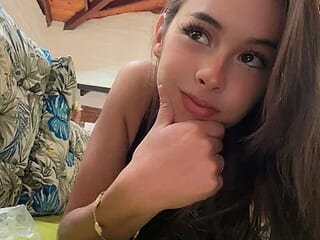 SAMANTHA_KALUSS live webcam thumbnail