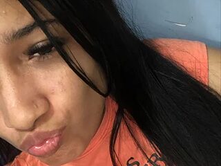 SabrinaSofia live webcam thumbnail