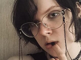 SallySton live webcam thumbnail