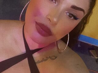 Samira_Sky live webcam thumbnail