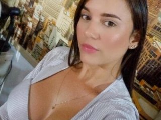 Sara_lopez_28 live webcam thumbnail