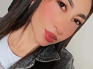 Sara_lve1 live webcam thumbnail