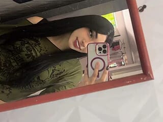 Sara_smithh_ live webcam thumbnail