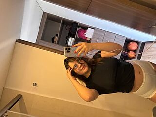 Sarahhh_0 live webcam thumbnail
