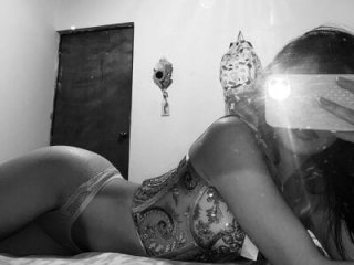 Sarita-Rose live webcam thumbnail