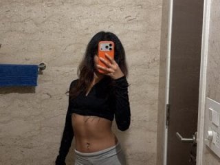 Sashakapoor live webcam thumbnail