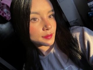 salome_polaniiee live webcam thumbnail