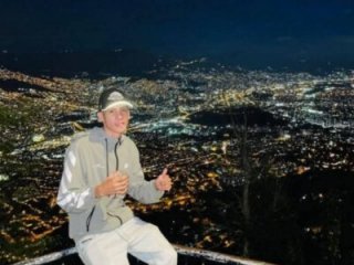 sam_hotttt_ live webcam thumbnail