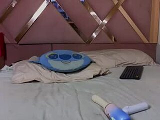 sam_pay__ live webcam thumbnail