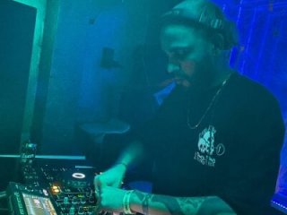 samir_music live webcam thumbnail