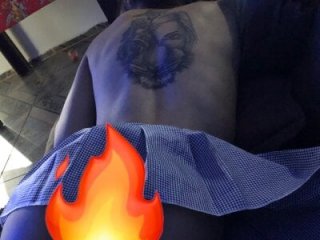 santosz83 live webcam thumbnail