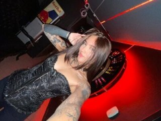 sara_queen10 live webcam thumbnail