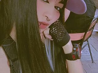 sarah_benjjaminn live webcam thumbnail