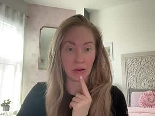 sarahgiroux86 live webcam thumbnail