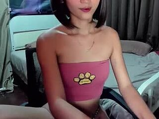 sassy_naughty live webcam thumbnail