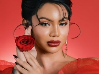 sassy_olivia live webcam thumbnail