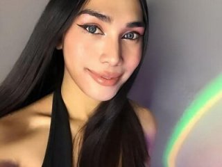 sassysiren28 live webcam thumbnail