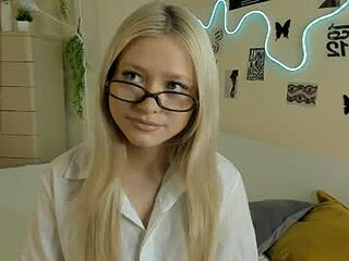 satinpresence live webcam thumbnail