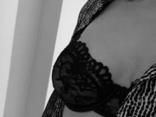 ScarletScarlet15 live webcam thumbnail