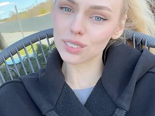 ScarlettRosy live webcam thumbnail