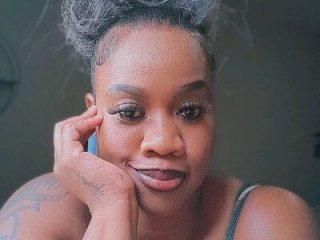 SEXYHUGEASS21 live webcam thumbnail