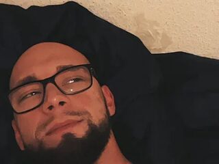 SecretCouple23 live webcam thumbnail