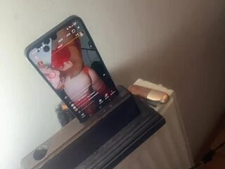 SeksiMilf34 live webcam thumbnail