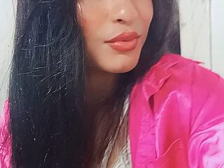 Selena_fox24 live webcam thumbnail