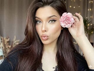 SelinaKayy live webcam thumbnail