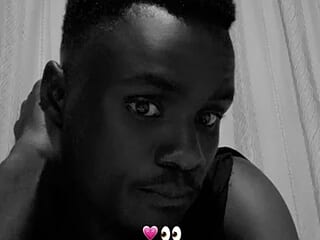 Sexboi254 live webcam thumbnail