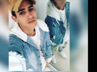 Sexxx20 live webcam thumbnail