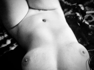 SexyB214 live webcam thumbnail